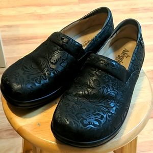 Keli Black Embossed Paisley Professional Size 11
